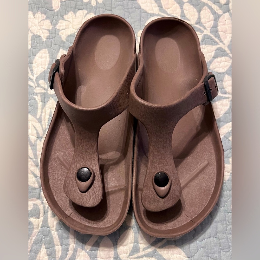 Rubber Flip-Flips, Brown, Size 7/38, Like-New Condition
